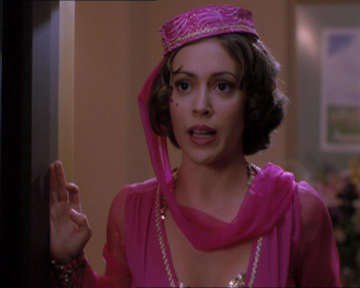 Charmed-Online_dot_net-1x04DeadManDating1170.jpg Charmed-Online_dot_net-1x04DeadManDating1170.jpg