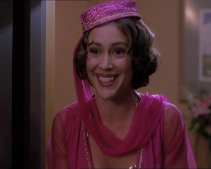 Charmed-Online_dot_net-1x04DeadManDating1184.jpg Charmed-Online_dot_net-1x04DeadManDating1184.jpg