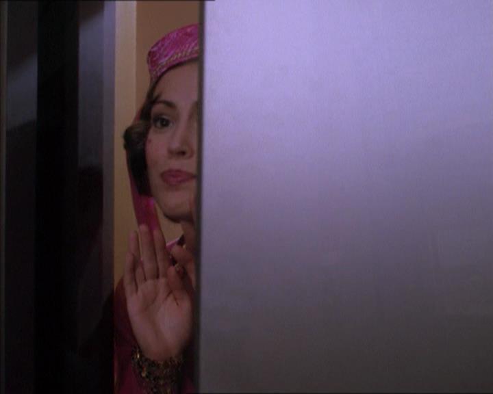 Charmed-Online_dot_net-1x04DeadManDating1190.jpg Charmed-Online_dot_net-1x04DeadManDating1190.jpg