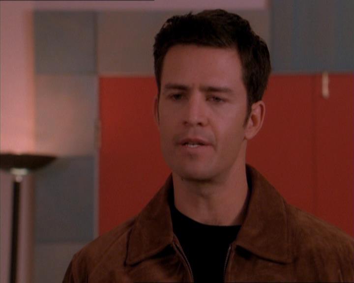 Charmed-Online_dot_net-1x04DeadManDating1236.jpg