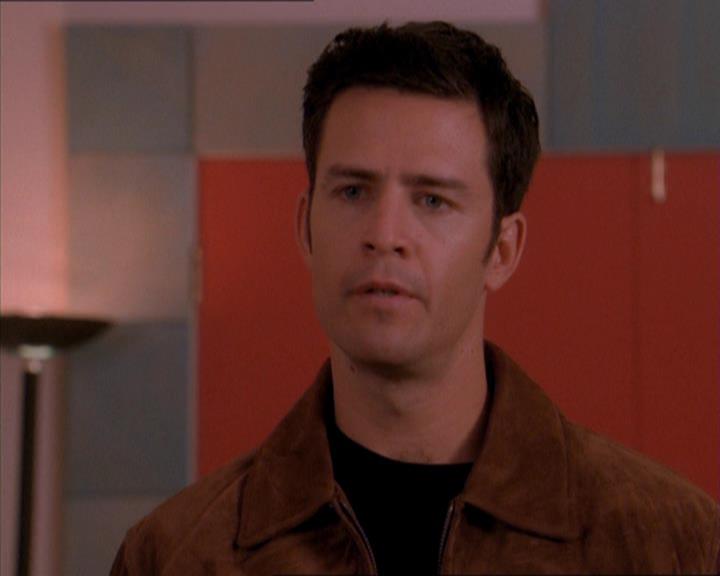 Charmed-Online_dot_net-1x04DeadManDating1240.jpg