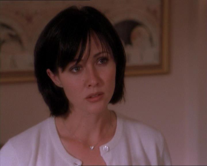 Charmed-Online_dot_net-1x04DeadManDating1242.jpg