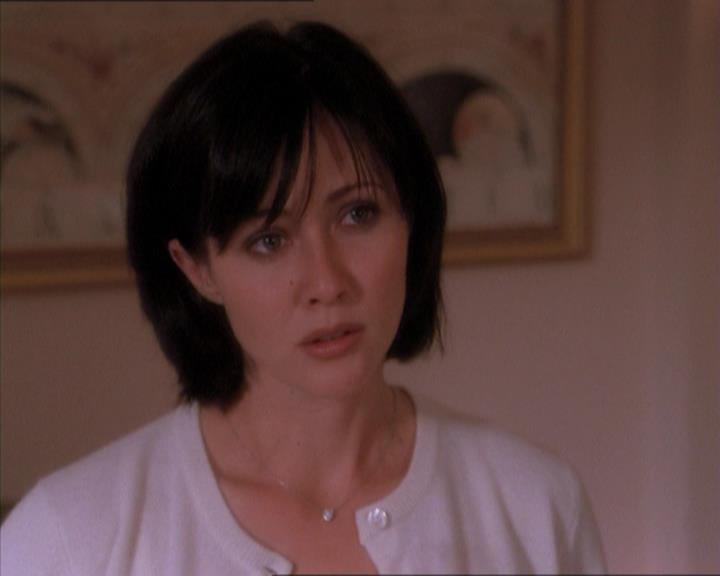 Charmed-Online_dot_net-1x04DeadManDating1243.jpg