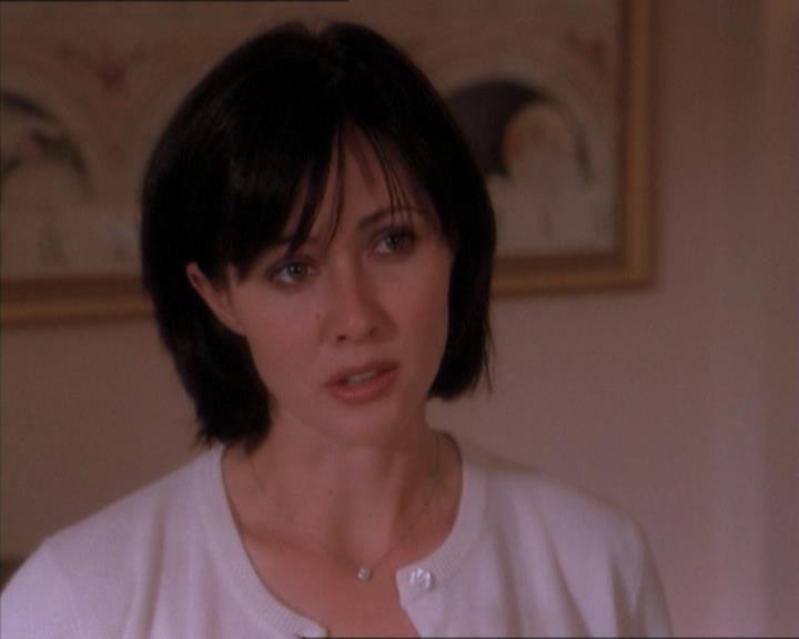 Charmed-Online_dot_net-1x04DeadManDating1244.jpg