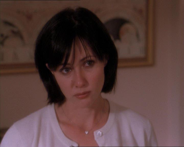 Charmed-Online_dot_net-1x04DeadManDating1269.jpg Charmed-Online_dot_net-1x04DeadManDating1269.jpg