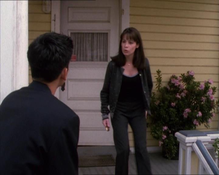 Charmed-Online_dot_net-1x04DeadManDating1274.jpg Charmed-Online_dot_net-1x04DeadManDating1274.jpg