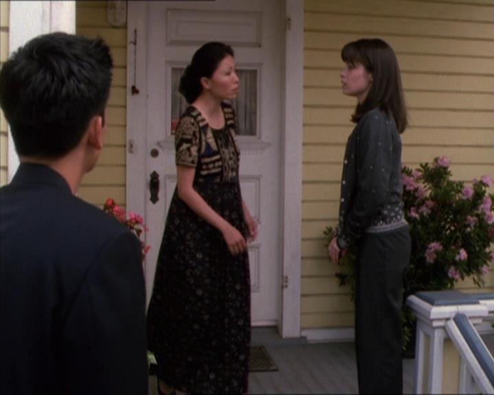 Charmed-Online_dot_net-1x04DeadManDating1278.jpg