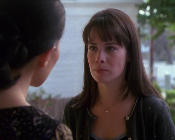 Charmed-Online_dot_net-1x04DeadManDating1313.jpg