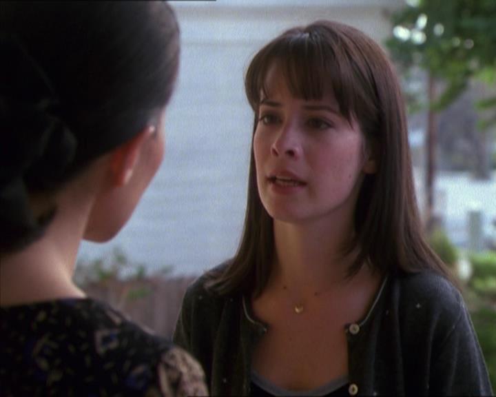 Charmed-Online_dot_net-1x04DeadManDating1315.jpg Charmed-Online_dot_net-1x04DeadManDating1315.jpg