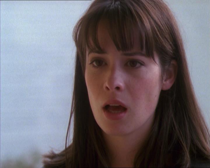 Charmed-Online_dot_net-1x04DeadManDating1319.jpg Charmed-Online_dot_net-1x04DeadManDating1319.jpg