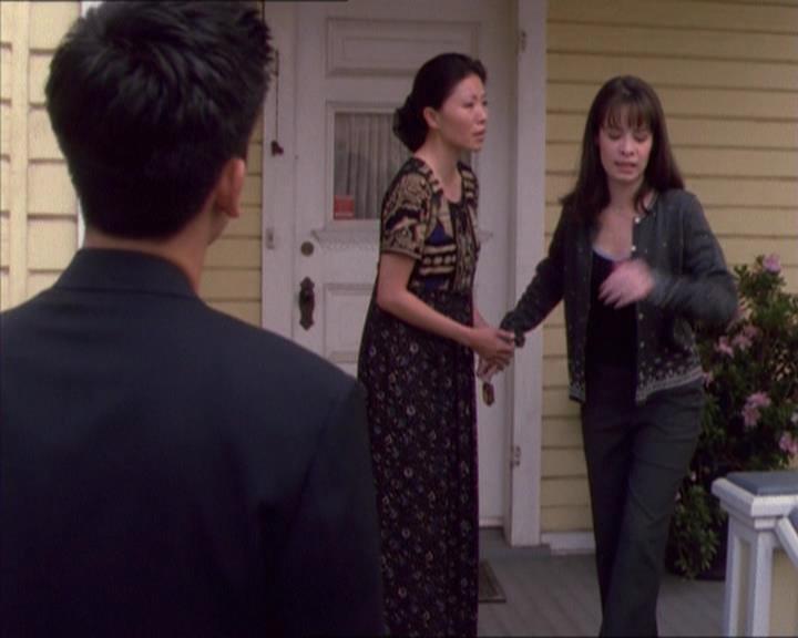 Charmed-Online_dot_net-1x04DeadManDating1338.jpg