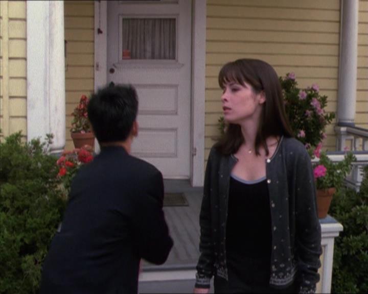 Charmed-Online_dot_net-1x04DeadManDating1343.jpg Charmed-Online_dot_net-1x04DeadManDating1343.jpg