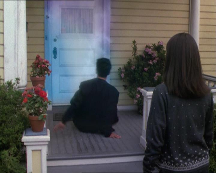 Charmed-Online_dot_net-1x04DeadManDating1345.jpg Charmed-Online_dot_net-1x04DeadManDating1345.jpg