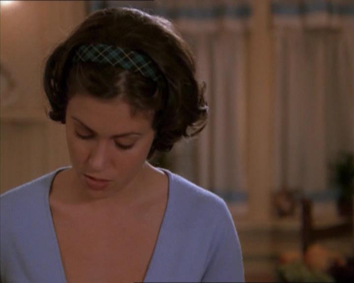 Charmed-Online_dot_net-1x04DeadManDating1373.jpg