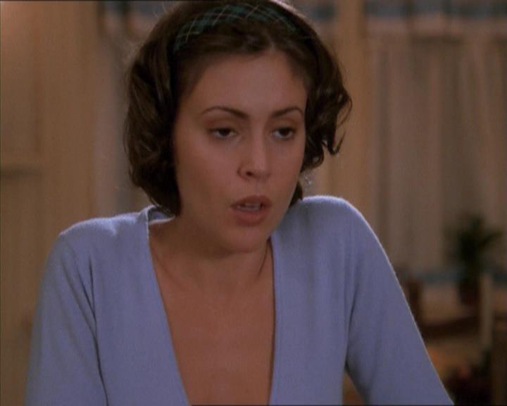 Charmed-Online_dot_net-1x04DeadManDating1384.jpg