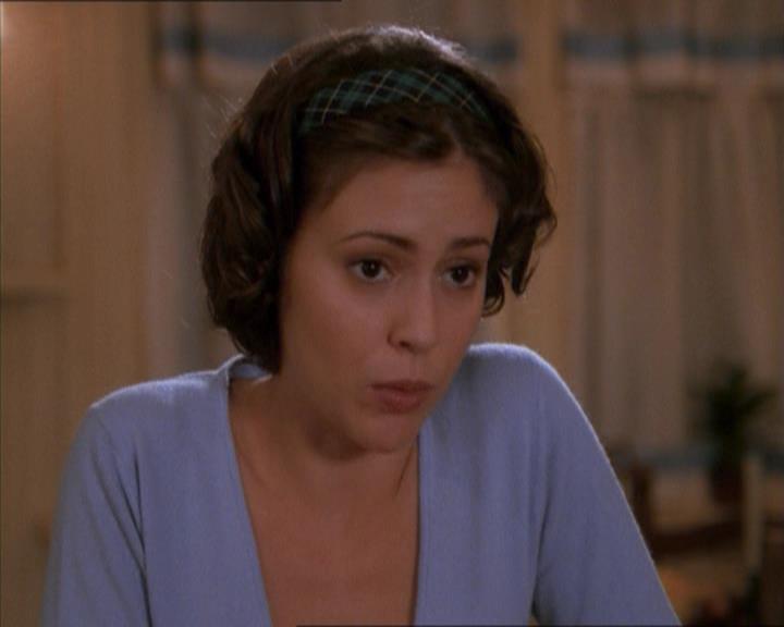 Charmed-Online_dot_net-1x04DeadManDating1390.jpg