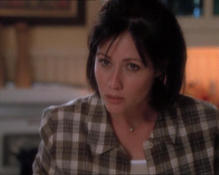 Charmed-Online_dot_net-1x04DeadManDating1391.jpg