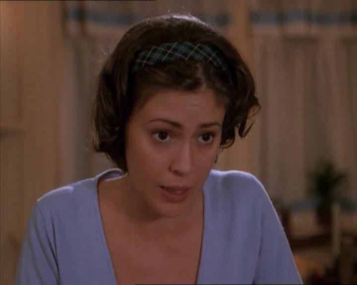 Charmed-Online_dot_net-1x04DeadManDating1393.jpg