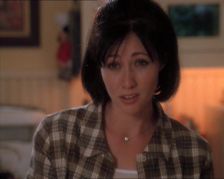 Charmed-Online_dot_net-1x04DeadManDating1394.jpg Charmed-Online_dot_net-1x04DeadManDating1394.jpg