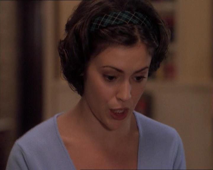Charmed-Online_dot_net-1x04DeadManDating1399.jpg