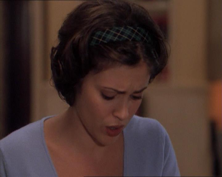 Charmed-Online_dot_net-1x04DeadManDating1405.jpg