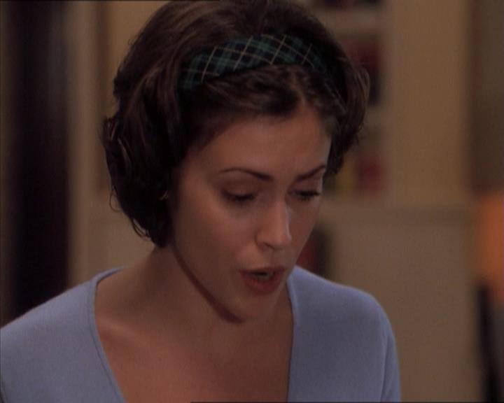 Charmed-Online_dot_net-1x04DeadManDating1408.jpg