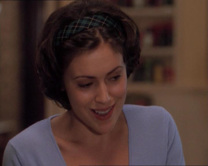 Charmed-Online_dot_net-1x04DeadManDating1417.jpg