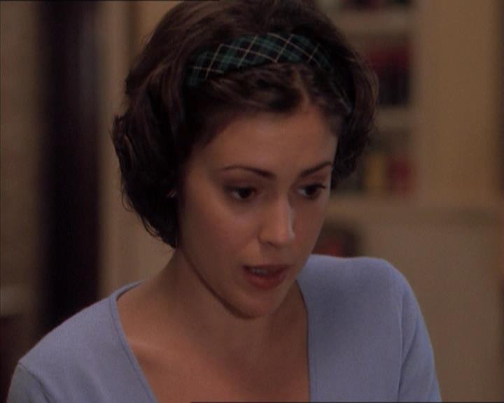 Charmed-Online_dot_net-1x04DeadManDating1421.jpg