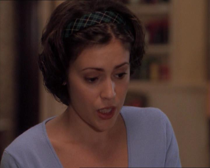 Charmed-Online_dot_net-1x04DeadManDating1424.jpg