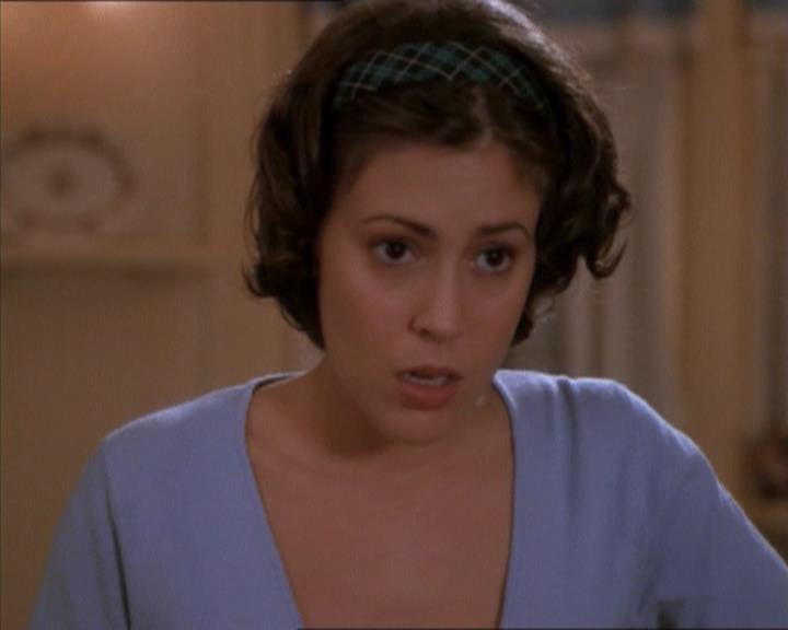 Charmed-Online_dot_net-1x04DeadManDating1431.jpg