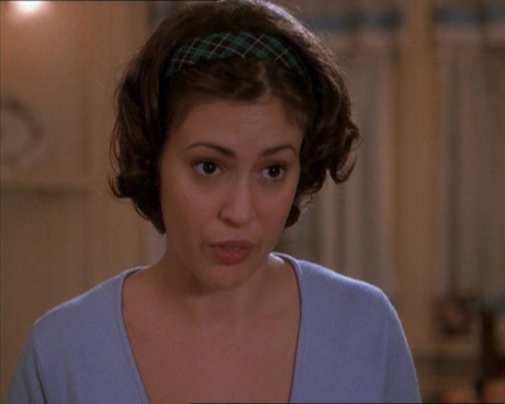 Charmed-Online_dot_net-1x04DeadManDating1436.jpg