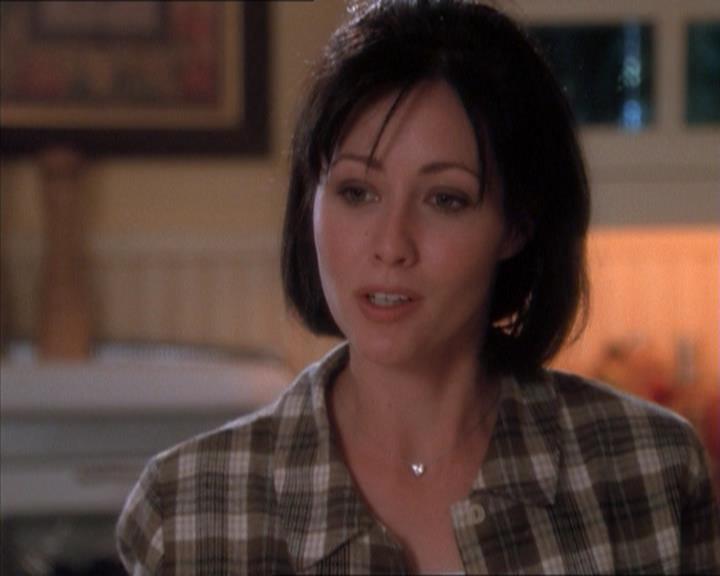 Charmed-Online_dot_net-1x04DeadManDating1450.jpg