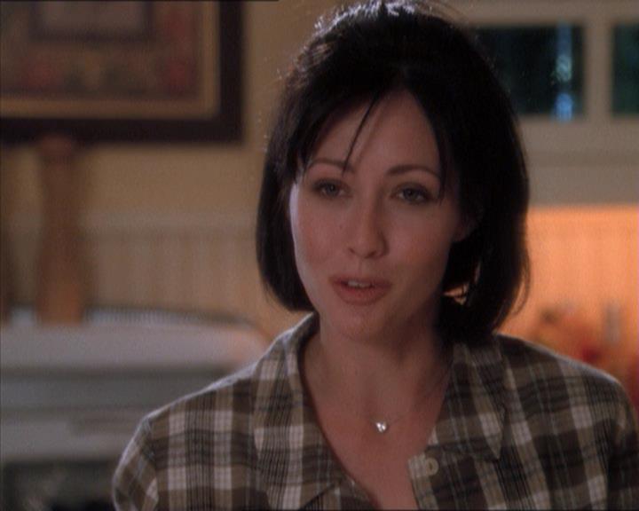 Charmed-Online_dot_net-1x04DeadManDating1452.jpg