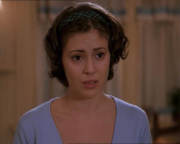 Charmed-Online_dot_net-1x04DeadManDating1456.jpg