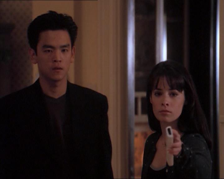 Charmed-Online_dot_net-1x04DeadManDating1462.jpg Charmed-Online_dot_net-1x04DeadManDating1462.jpg