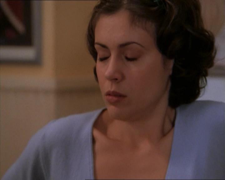 Charmed-Online_dot_net-1x04DeadManDating1475.jpg Charmed-Online_dot_net-1x04DeadManDating1475.jpg