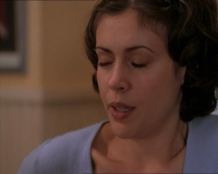 Charmed-Online_dot_net-1x04DeadManDating1483.jpg Charmed-Online_dot_net-1x04DeadManDating1483.jpg