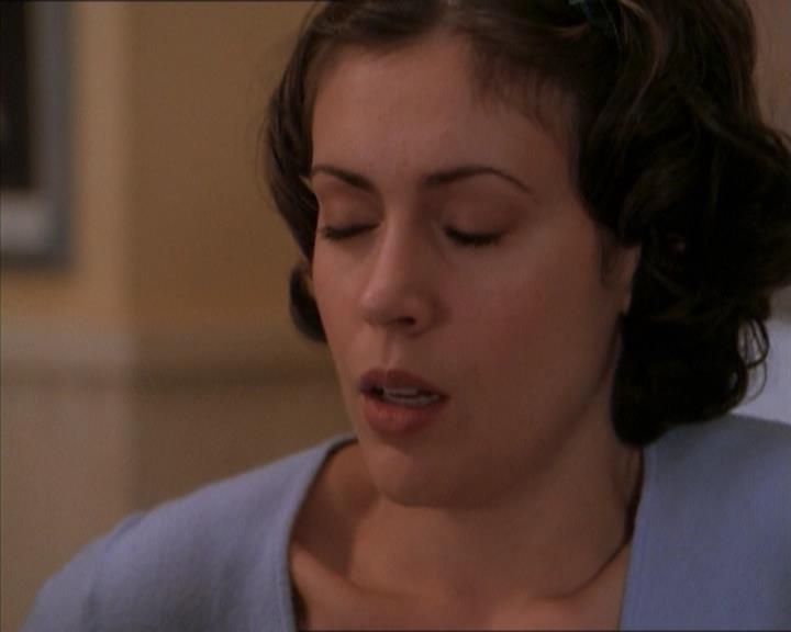 Charmed-Online_dot_net-1x04DeadManDating1484.jpg