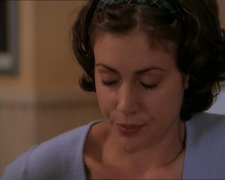 Charmed-Online_dot_net-1x04DeadManDating1488.jpg