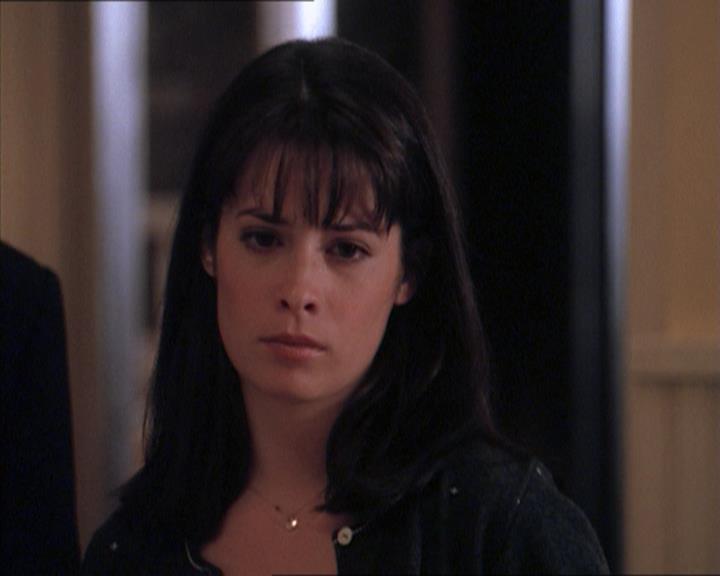 Charmed-Online_dot_net-1x04DeadManDating1515.jpg Charmed-Online_dot_net-1x04DeadManDating1515.jpg