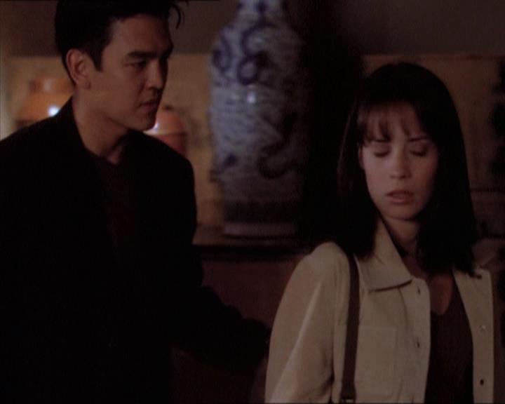 Charmed-Online_dot_net-1x04DeadManDating1535.jpg