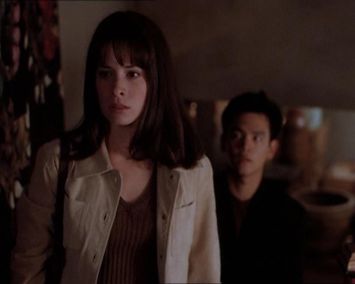 Charmed-Online_dot_net-1x04DeadManDating1552.jpg Charmed-Online_dot_net-1x04DeadManDating1552.jpg