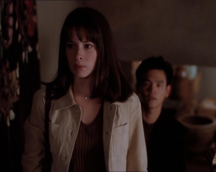 Charmed-Online_dot_net-1x04DeadManDating1553.jpg Charmed-Online_dot_net-1x04DeadManDating1553.jpg