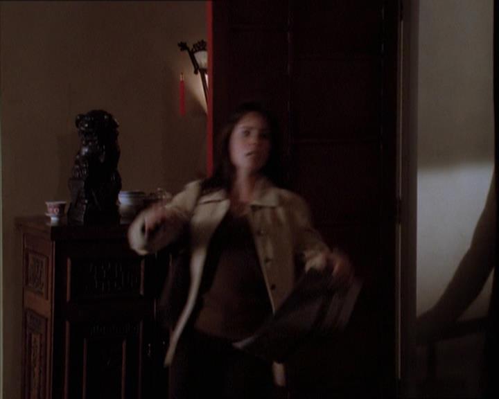 Charmed-Online_dot_net-1x04DeadManDating1556.jpg Charmed-Online_dot_net-1x04DeadManDating1556.jpg