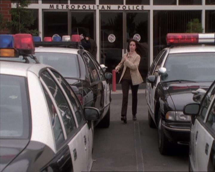 Charmed-Online_dot_net-1x04DeadManDating1606.jpg Charmed-Online_dot_net-1x04DeadManDating1606.jpg