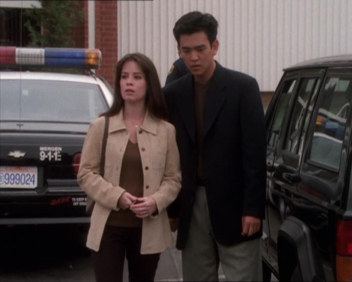 Charmed-Online_dot_net-1x04DeadManDating1615.jpg Charmed-Online_dot_net-1x04DeadManDating1615.jpg