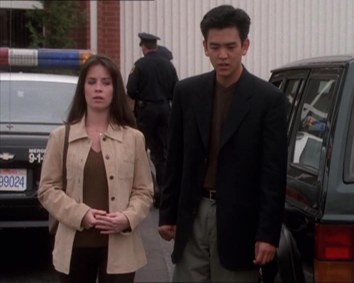 Charmed-Online_dot_net-1x04DeadManDating1616.jpg Charmed-Online_dot_net-1x04DeadManDating1616.jpg