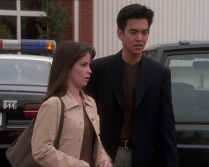 Charmed-Online_dot_net-1x04DeadManDating1618.jpg Charmed-Online_dot_net-1x04DeadManDating1618.jpg