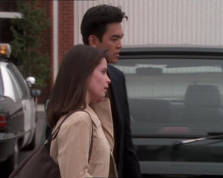 Charmed-Online_dot_net-1x04DeadManDating1619.jpg