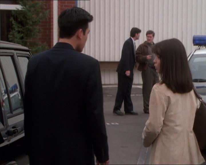 Charmed-Online_dot_net-1x04DeadManDating1624.jpg Charmed-Online_dot_net-1x04DeadManDating1624.jpg